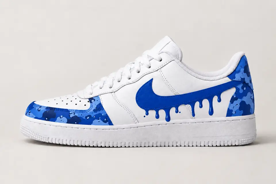 Air Force 1 Camouflage Drip coloris bleu, vue de profil